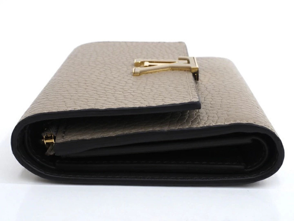 LOUIS VUITTON Portefeuille Capucines Compact Galet Greige Gray Leather Wallet - Picture 3 of 8